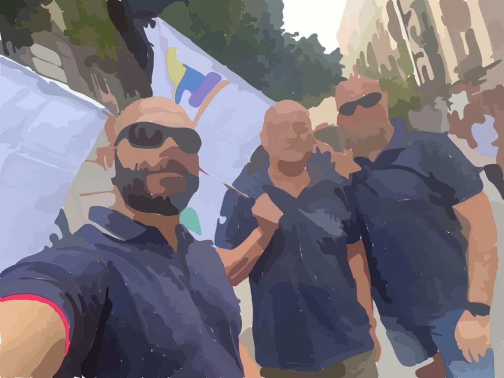 Gay e in divisa: Intervista con E.